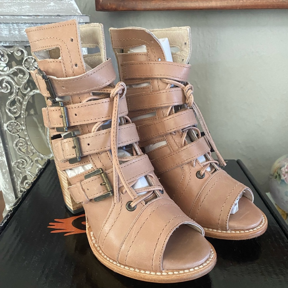 FREEBIRD BRAEDEN 8 ~ BLUSH (Discontinued)